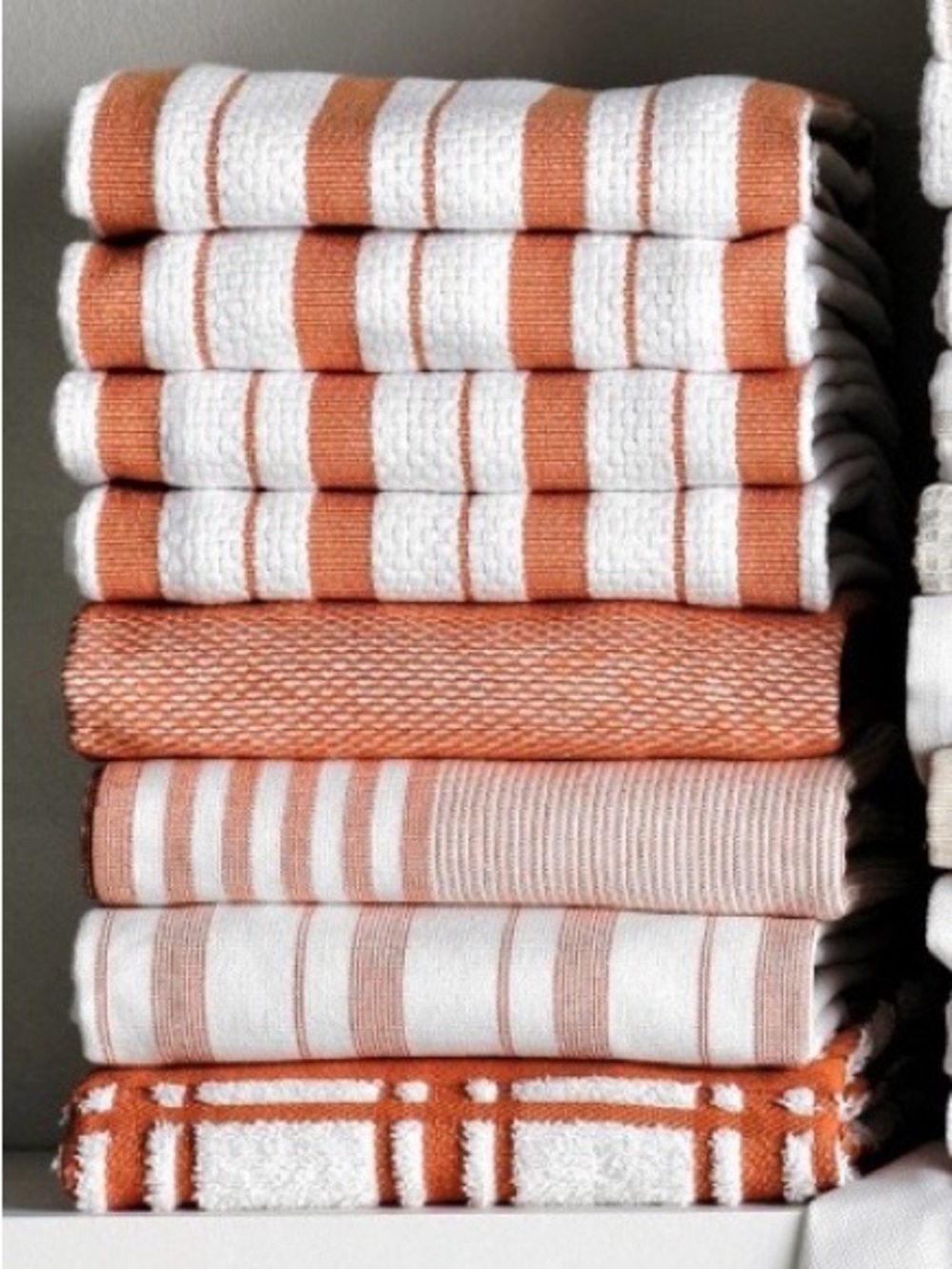 Williams Sonoma Super-Absorbent Towels - Picture 2 of 10
